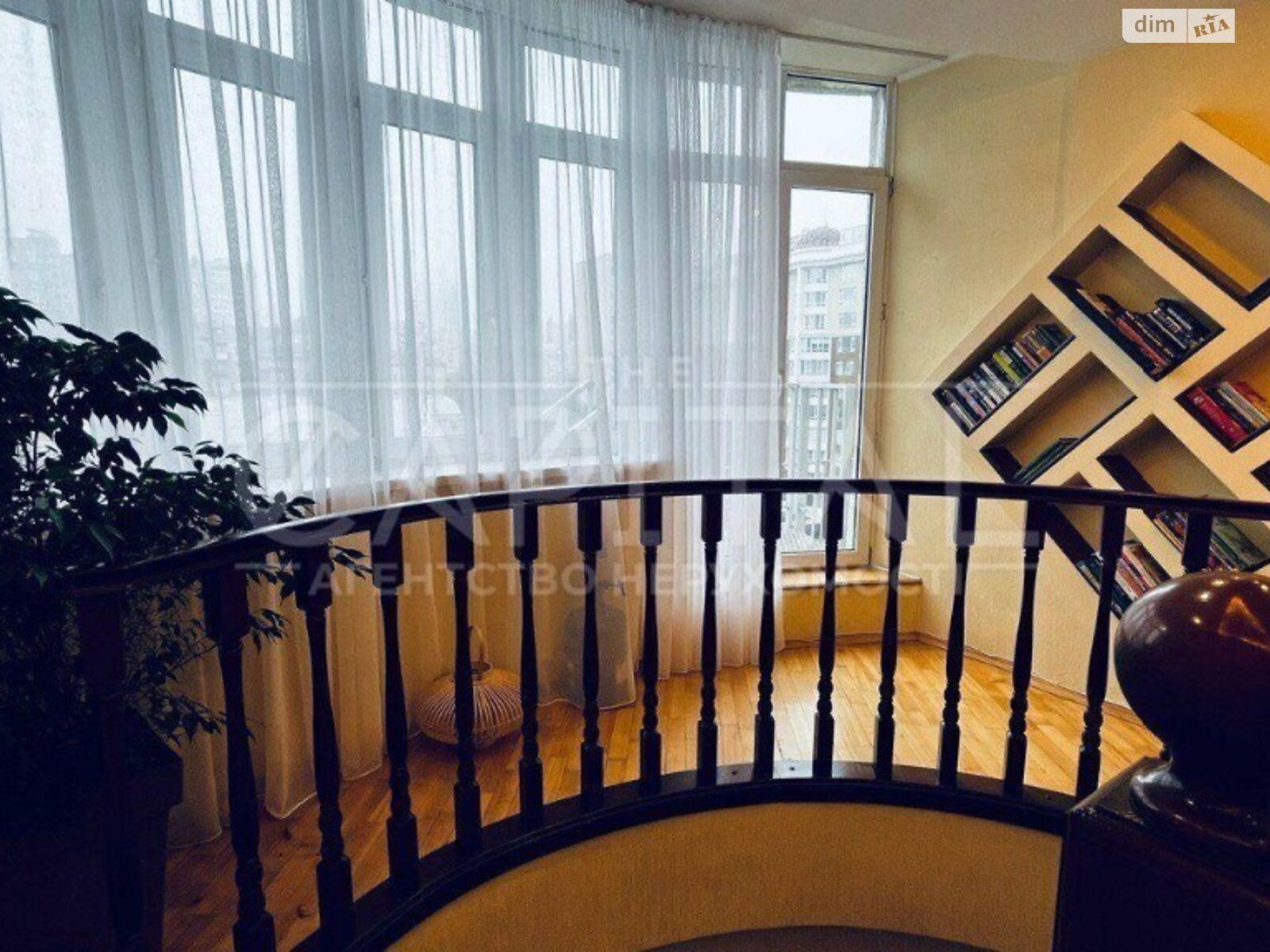 четырехкомнатная квартира в Киеве, район Голосеевский, на ул. Антоновича 140 в аренду на долгий срок помесячно фото 1