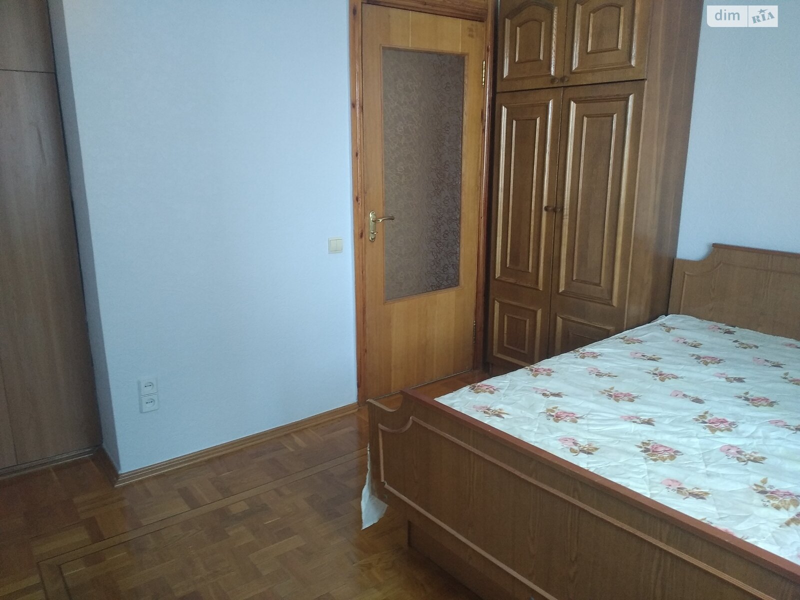 трикімнатна квартира в Києві, район Голосіївський, на вул. Антоновича 103А в довготривалу оренду помісячно фото 1 трикімнатна квартира в Києві, район Голосіївський, на вул. Антоновича 103А в довготривалу оренду помісячно фото 1