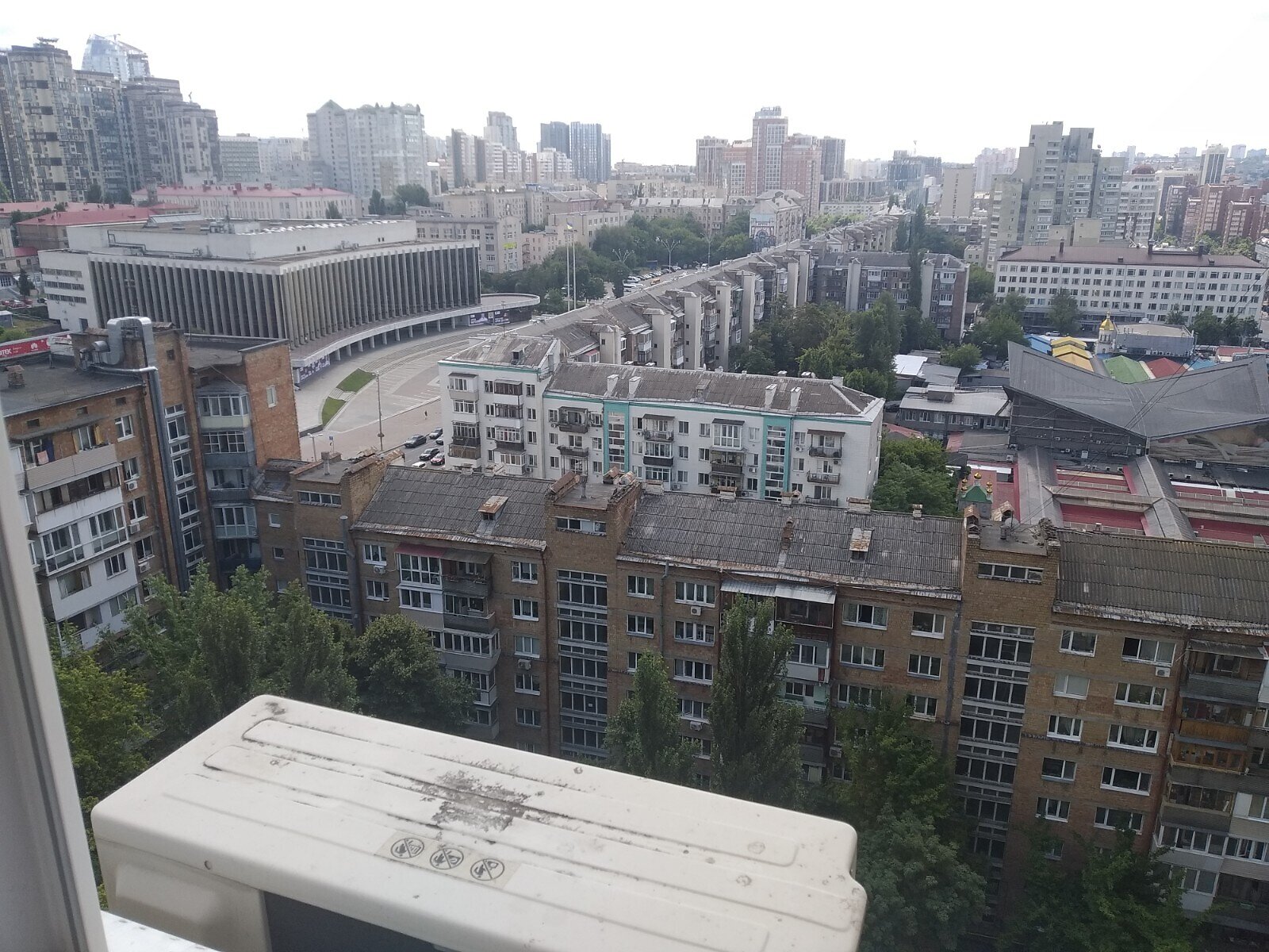 трикімнатна квартира в Києві, район Голосіївський, на вул. Антоновича 103А в довготривалу оренду помісячно фото 1 трикімнатна квартира в Києві, район Голосіївський, на вул. Антоновича 103А в довготривалу оренду помісячно фото 1