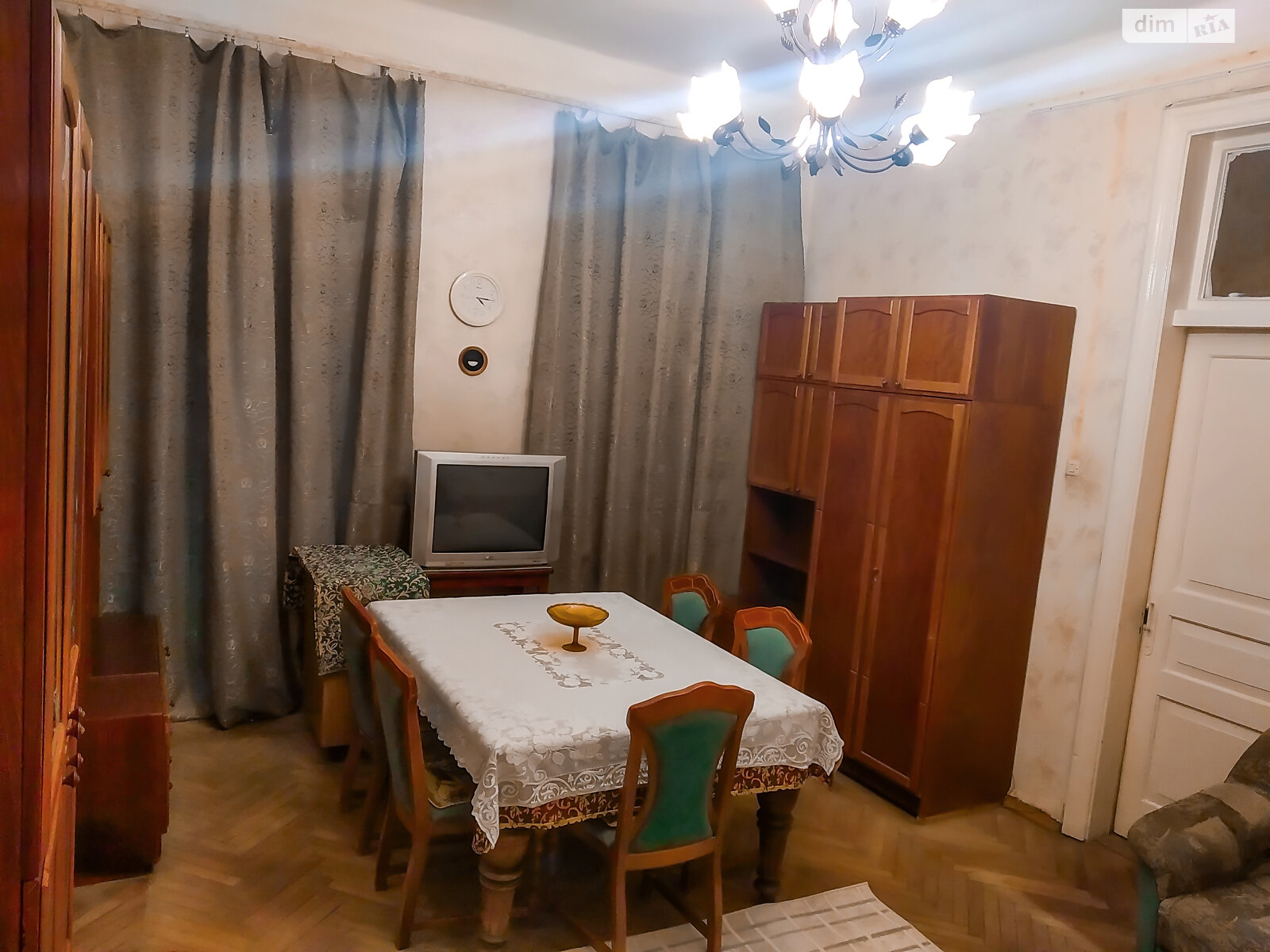 трехкомнатная квартира в Киеве, район Голосеевский, на ул. Антоновича 24 в аренду на долгий срок помесячно фото 1 трехкомнатная квартира в Киеве, район Голосеевский, на ул. Антоновича 24 в аренду на долгий срок помесячно фото 1