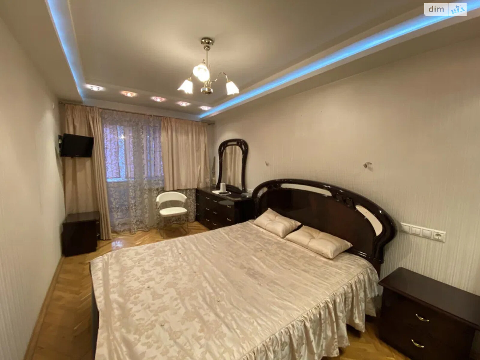 трикімнатна квартира в Києві, район Голосіївський, на вул. Велика Васильківська 136 в довготривалу оренду помісячно фото 1 трикімнатна квартира в Києві, район Голосіївський, на вул. Велика Васильківська 136 в довготривалу оренду помісячно фото 1