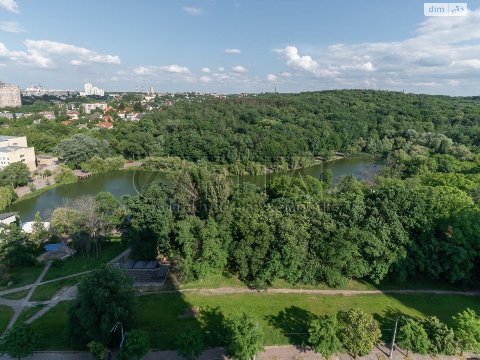 трехкомнатная квартира в Киеве, район Голосеевский, на просп. Голосеевский 76 в аренду на долгий срок помесячно фото 1 трехкомнатная квартира в Киеве, район Голосеевский, на просп. Голосеевский 76 в аренду на долгий срок помесячно фото 1