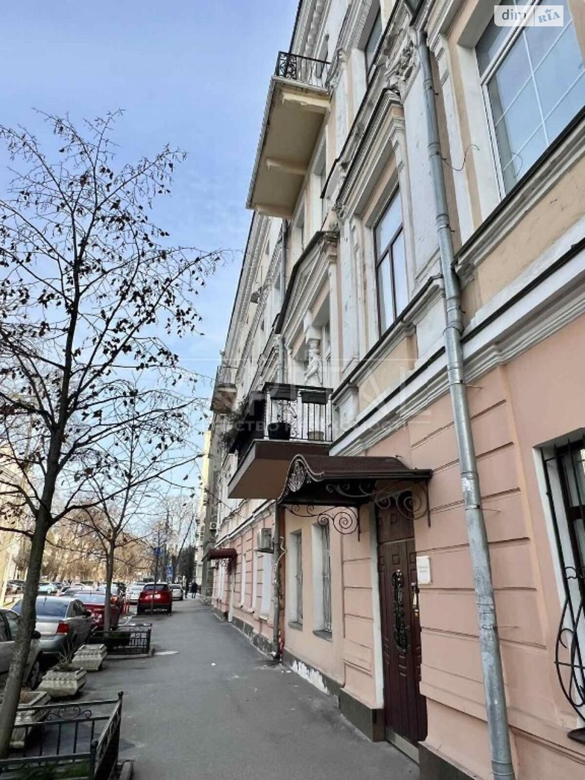 трехкомнатная квартира в Киеве, район Голосеевский, на ул. Липская 9 в аренду на долгий срок помесячно фото 1