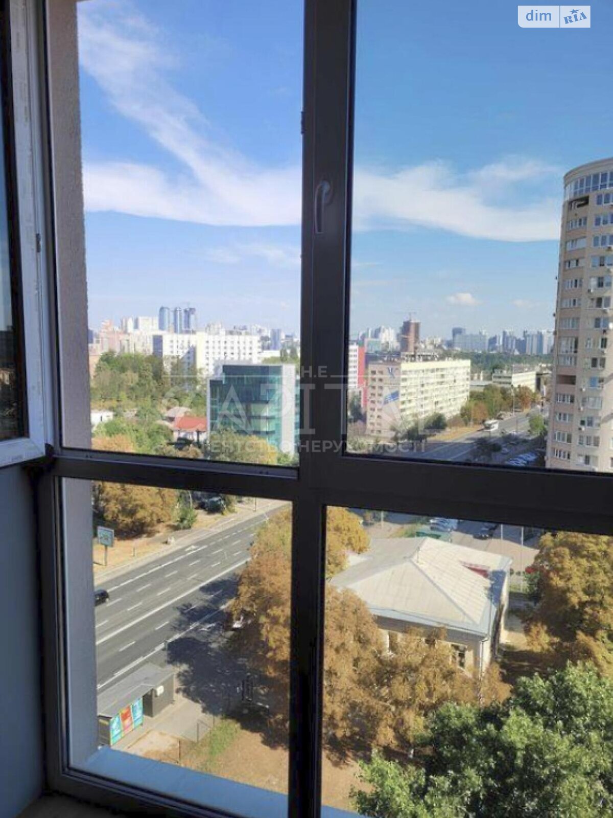 трикімнатна квартира в Києві, район Голосіївський, на просп. Червонозоряний 144 в довготривалу оренду помісячно фото 1 трикімнатна квартира в Києві, район Голосіївський, на просп. Червонозоряний 144 в довготривалу оренду помісячно фото 1