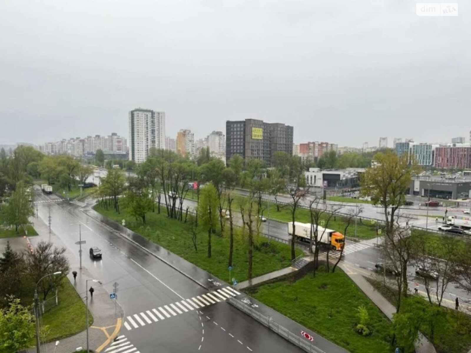 двокімнатна квартира з меблями в Києві, район Голосіївський, на вул. Лятошинського 2 в довготривалу оренду помісячно фото 1