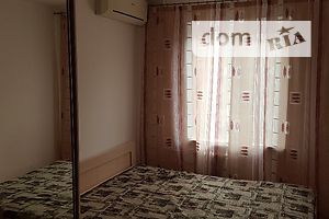трехкомнатная квартира с мебелью в Киеве, район Голосеевский, на ул. Лятошинского в аренду на долгий срок помесячно фото 2