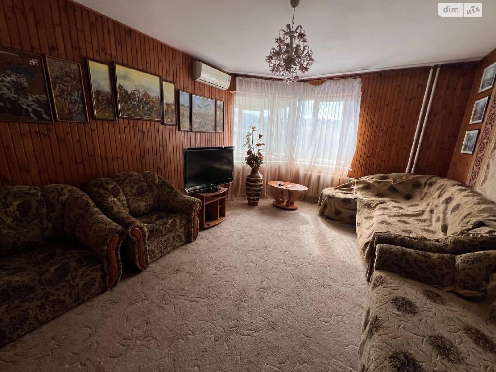 трикімнатна квартира в Києві, район Голосіївський, на вул. Сім’ї Прахових 27 в довготривалу оренду помісячно фото 1 трикімнатна квартира в Києві, район Голосіївський, на вул. Сім’ї Прахових 27 в довготривалу оренду помісячно фото 1