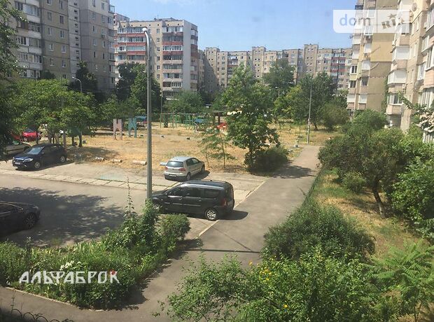 трехкомнатная квартира в Киеве, район Харьковский Массив, на ул. Архитектора Вербицкого 24 в аренду на долгий срок помесячно фото 1 трехкомнатная квартира в Киеве, район Харьковский Массив, на ул. Архитектора Вербицкого 24 в аренду на долгий срок помесячно фото 1