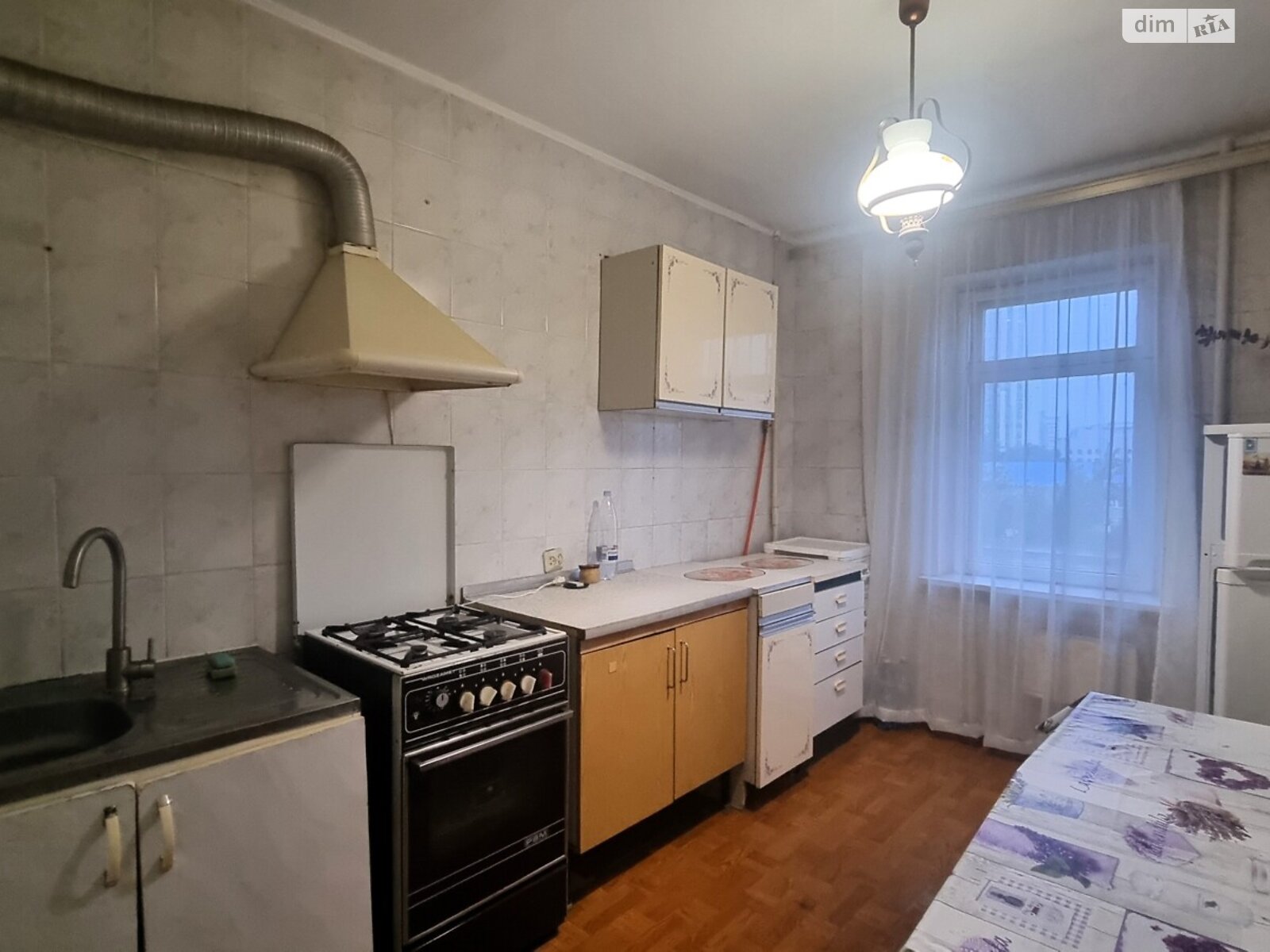 однокомнатная квартира в Киеве, район Харьковский Массив, на ул. Архитектора Вербицкого 8 в аренду на долгий срок помесячно фото 1 однокомнатная квартира в Киеве, район Харьковский Массив, на ул. Архитектора Вербицкого 8 в аренду на долгий срок помесячно фото 1