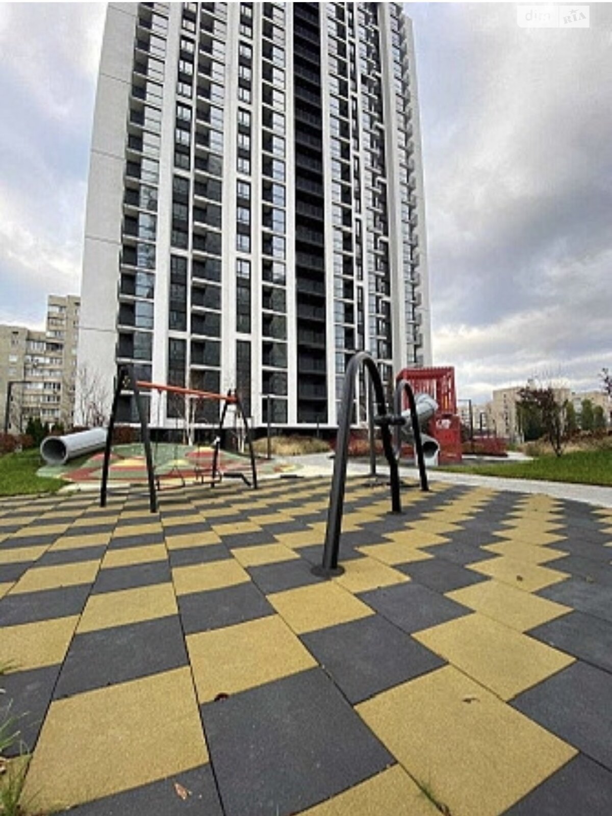однокомнатная квартира в Киеве, район Харьковский Массив, на ул. Армянская 8 в аренду на долгий срок помесячно фото 1