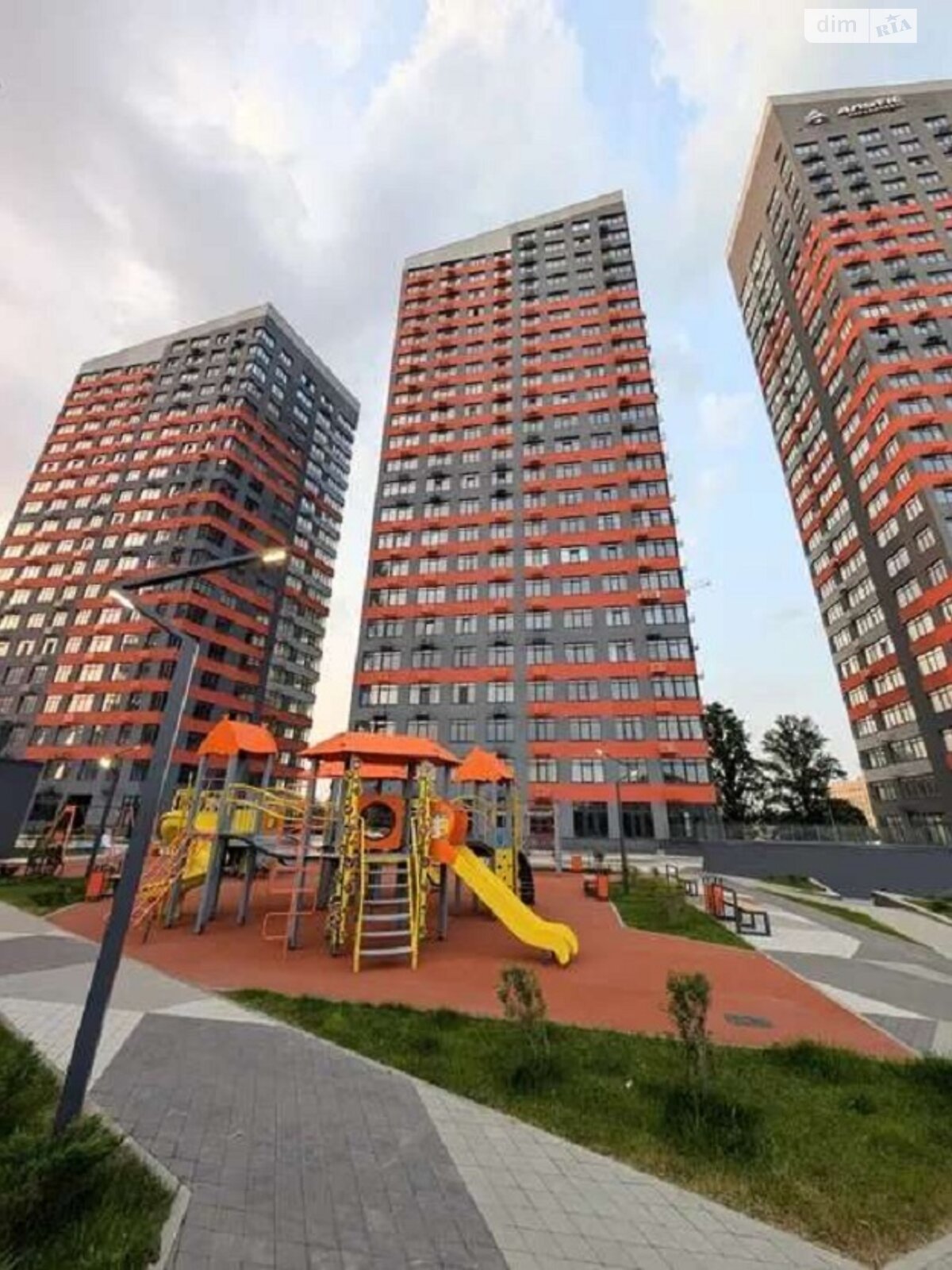 однокомнатная квартира в Киеве, район Харьковский Массив, на ул. Братьев Чибинеевых в аренду на долгий срок помесячно фото 1 однокомнатная квартира в Киеве, район Харьковский Массив, на ул. Братьев Чибинеевых в аренду на долгий срок помесячно фото 1