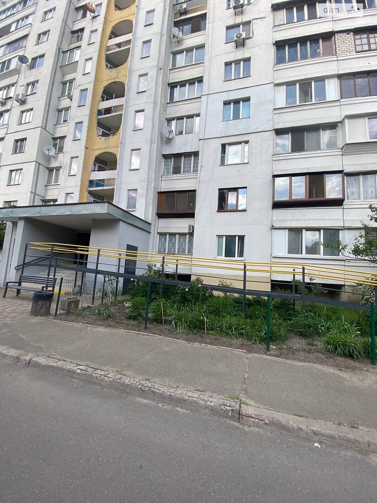 однокомнатная квартира в Киеве, район Харьковский Массив, на ул. Братства тарасовцев 9А в аренду на долгий срок помесячно фото 1 однокомнатная квартира в Киеве, район Харьковский Массив, на ул. Братства тарасовцев 9А в аренду на долгий срок помесячно фото 1
