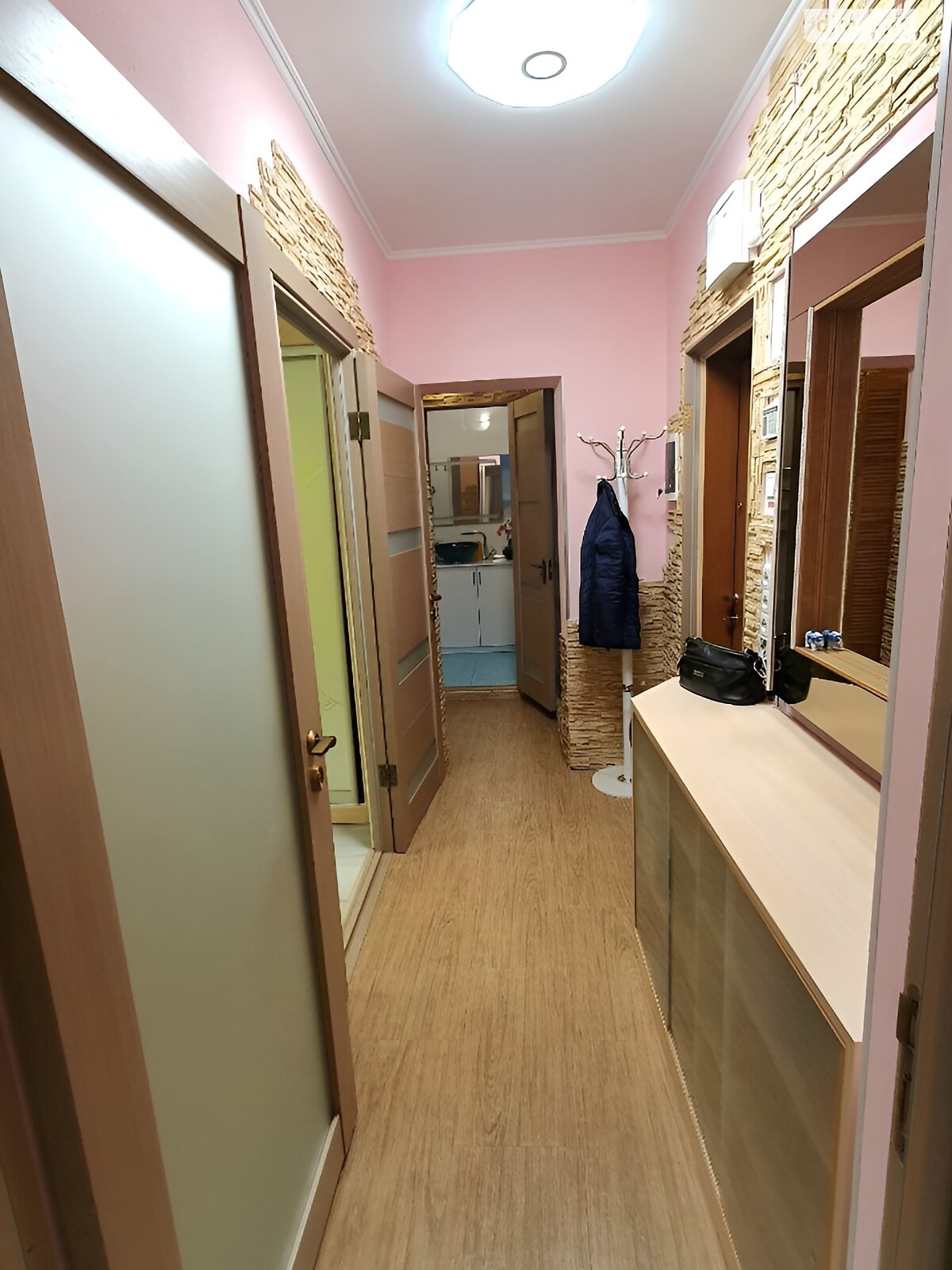 двокімнатна квартира в Києві, район Харківський Масив, на шосе Харківське 168А в довготривалу оренду помісячно фото 1 двокімнатна квартира в Києві, район Харківський Масив, на шосе Харківське 168А в довготривалу оренду помісячно фото 1