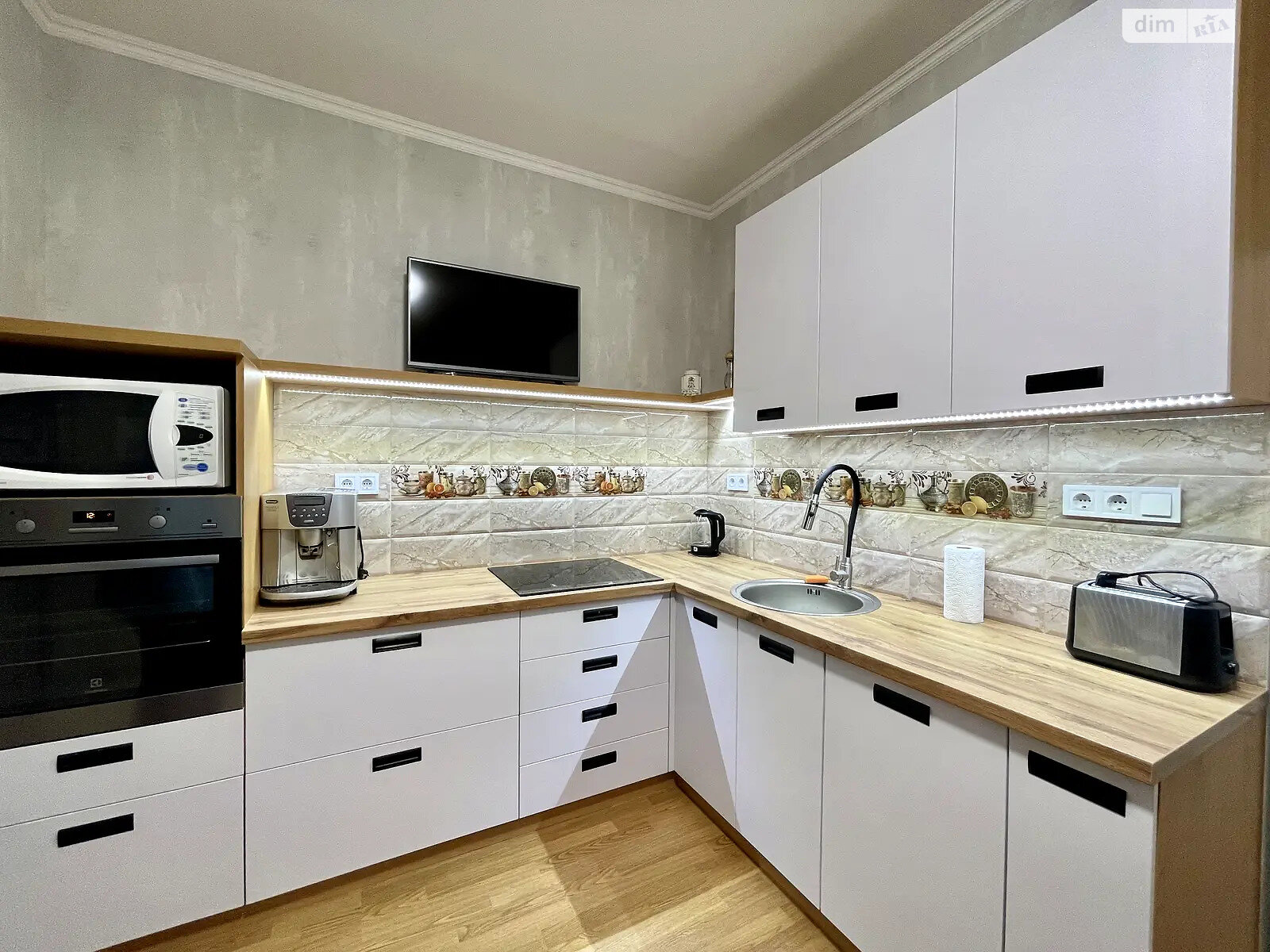 однокомнатная квартира в Киеве, район Харьковский Массив, на шоссе Харьковское 190 в аренду на долгий срок помесячно фото 1