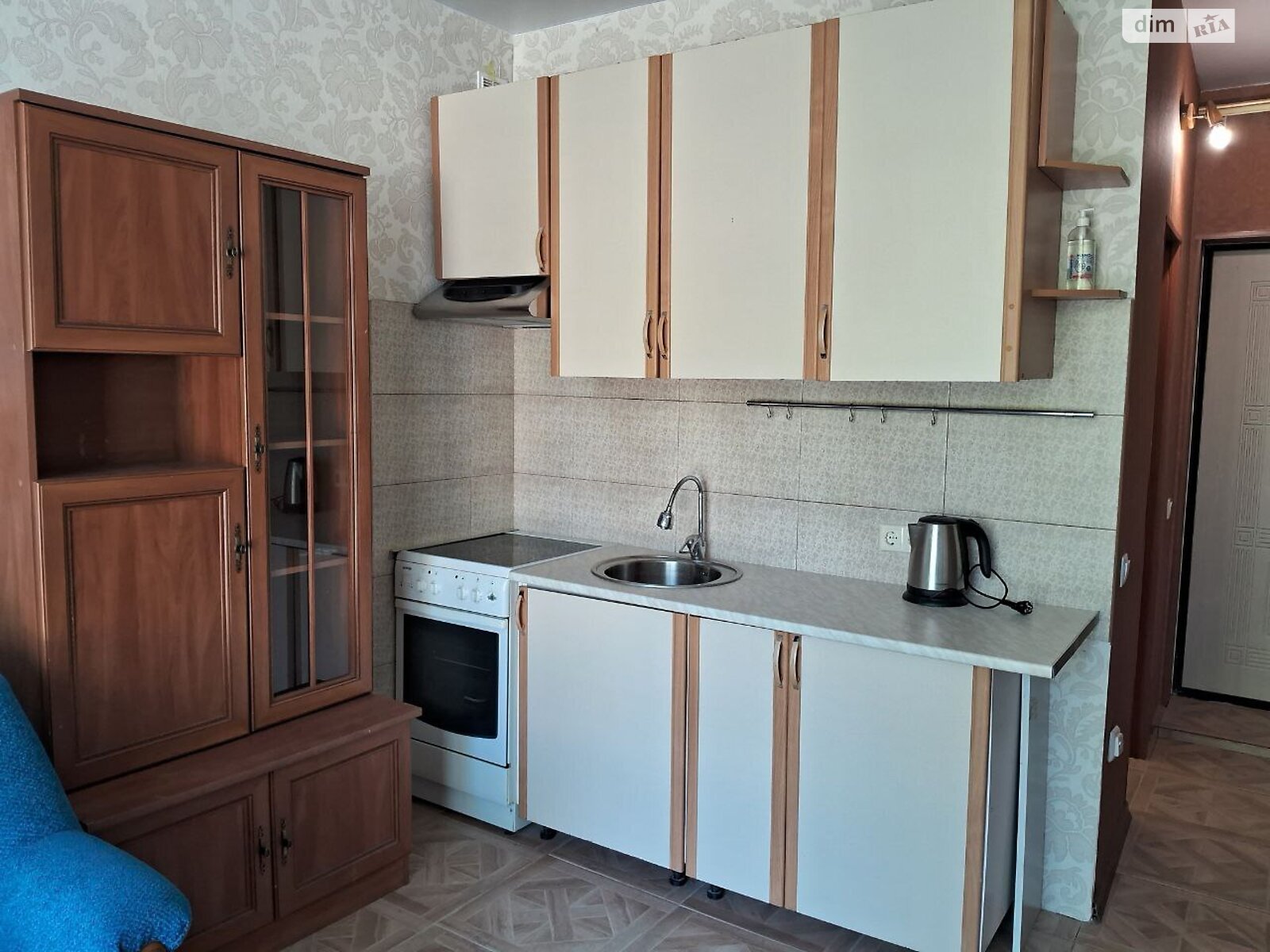 однокімнатна квартира в Києві, район Харківський Масив, на вул. Кам’янська 127 в довготривалу оренду помісячно фото 1 однокімнатна квартира в Києві, район Харківський Масив, на вул. Кам’янська 127 в довготривалу оренду помісячно фото 1