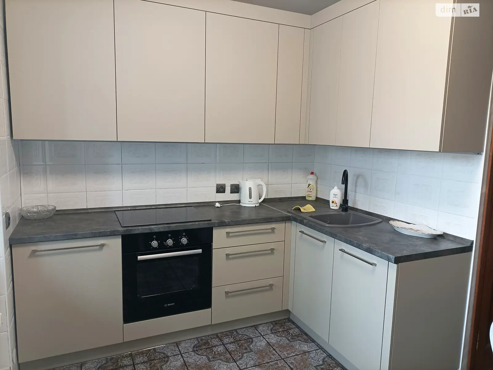 двухкомнатная квартира в Киеве, район Харьковский Массив, на просп. Николая Бажана 9Ж в аренду на долгий срок помесячно фото 1 двухкомнатная квартира в Киеве, район Харьковский Массив, на просп. Николая Бажана 9Ж в аренду на долгий срок помесячно фото 1