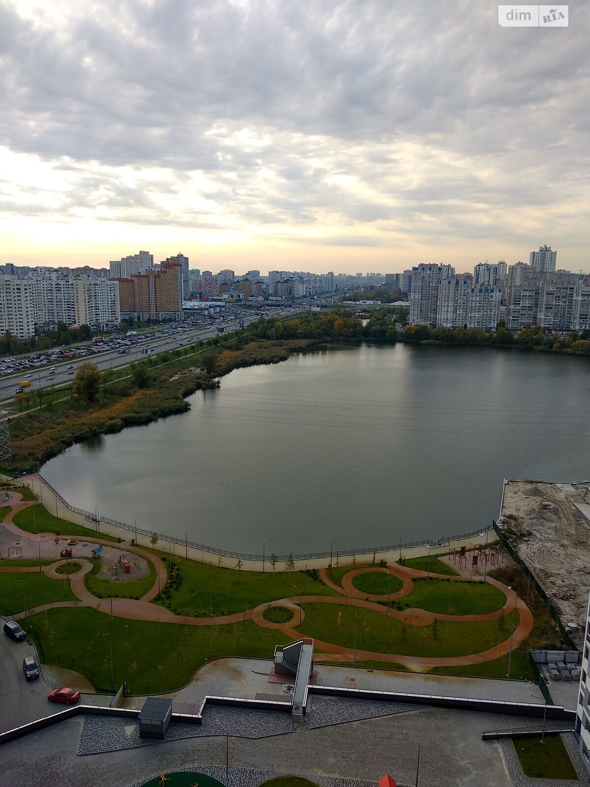 однокімнатна квартира в Києві, район Харківський Масив, на вул. Ревуцького 40В в довготривалу оренду помісячно фото 1