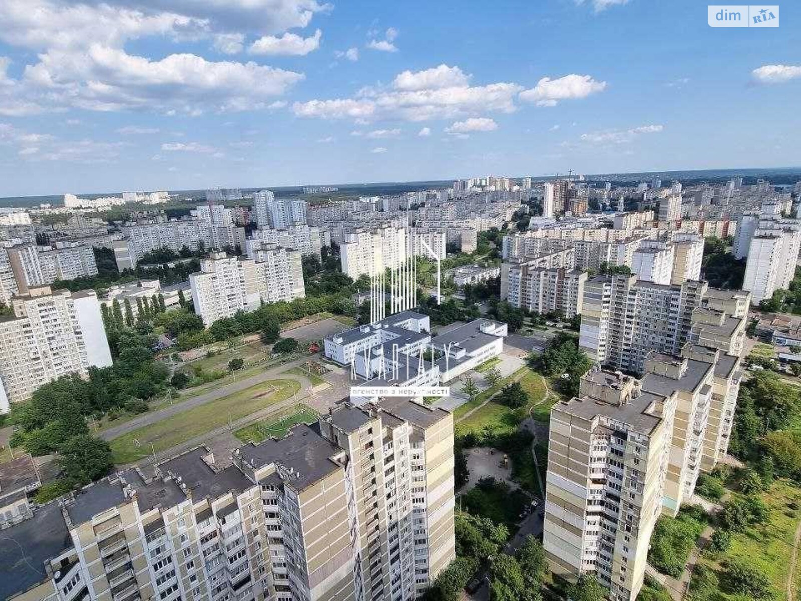 двухкомнатная квартира с ремонтом в Киеве, район Харьковский Массив, на ул. Ревуцкого 9 в аренду на долгий срок помесячно фото 1 двухкомнатная квартира с ремонтом в Киеве, район Харьковский Массив, на ул. Ревуцкого 9 в аренду на долгий срок помесячно фото 1