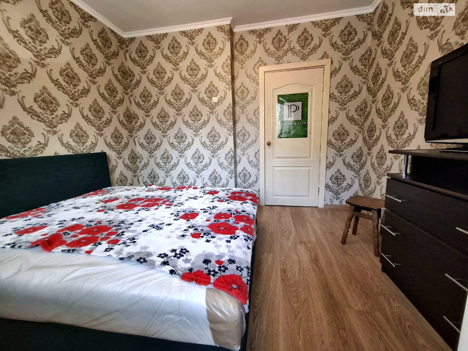 трикімнатна квартира в Києві, район Харківський Масив, на вул. Тростянецька 8В в довготривалу оренду помісячно фото 1 трикімнатна квартира в Києві, район Харківський Масив, на вул. Тростянецька 8В в довготривалу оренду помісячно фото 1