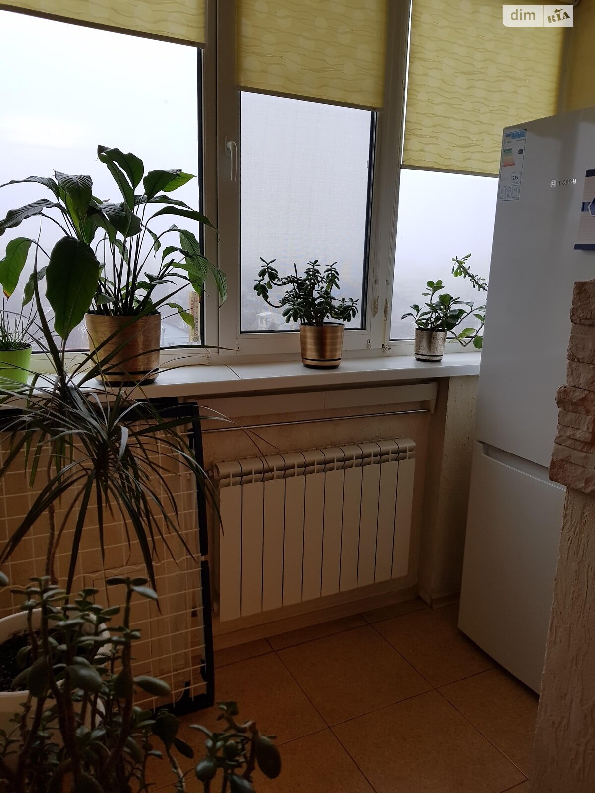 трикімнатна квартира в Києві, на вул. Хмельницька 10 в довготривалу оренду помісячно фото 1