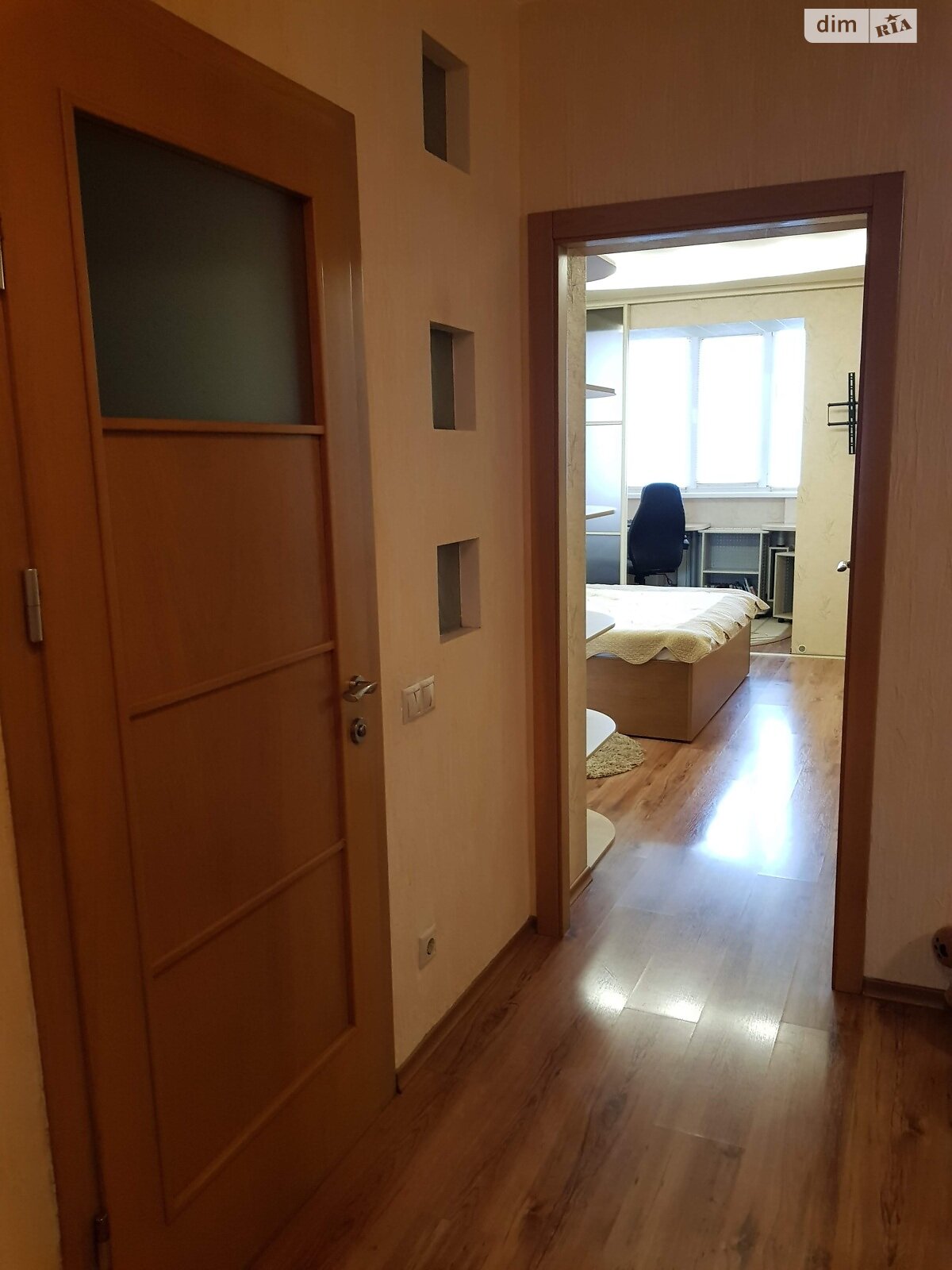трикімнатна квартира в Києві, на вул. Хмельницька 10 в довготривалу оренду помісячно фото 1