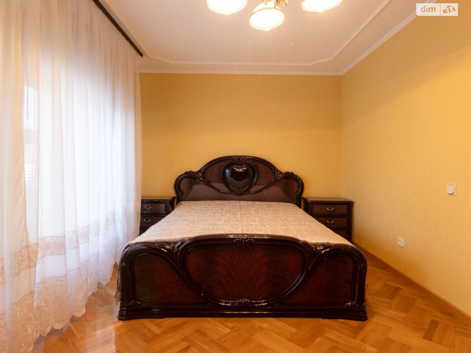 четырехкомнатная квартира в Киеве, на ул. Жилянская 7В в аренду на долгий срок помесячно фото 1