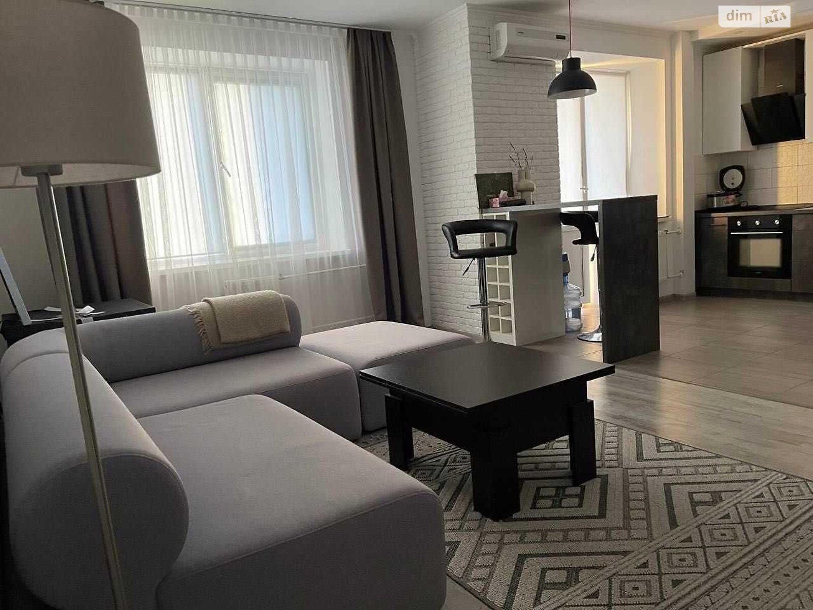 однокомнатная квартира в Киеве, район Жуляны, на просп. Валерия Лобановского 39А в аренду на долгий срок помесячно фото 1 однокомнатная квартира в Киеве, район Жуляны, на просп. Валерия Лобановского 39А в аренду на долгий срок помесячно фото 1