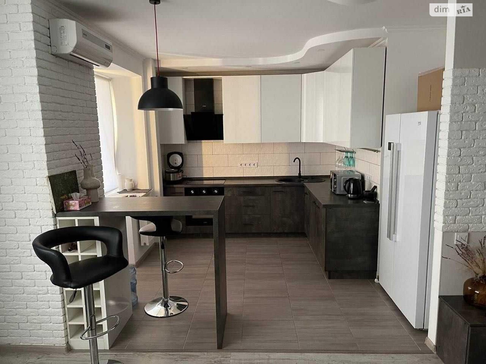 однокомнатная квартира в Киеве, район Жуляны, на просп. Валерия Лобановского 39А в аренду на долгий срок помесячно фото 1 однокомнатная квартира в Киеве, район Жуляны, на просп. Валерия Лобановского 39А в аренду на долгий срок помесячно фото 1