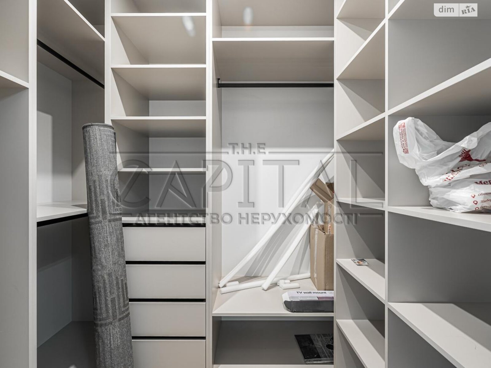 трехкомнатная квартира в Киеве, район Подольский, на ул. Кирилловская 37 в аренду на долгий срок помесячно фото 1 трехкомнатная квартира в Киеве, район Подольский, на ул. Кирилловская 37 в аренду на долгий срок помесячно фото 1