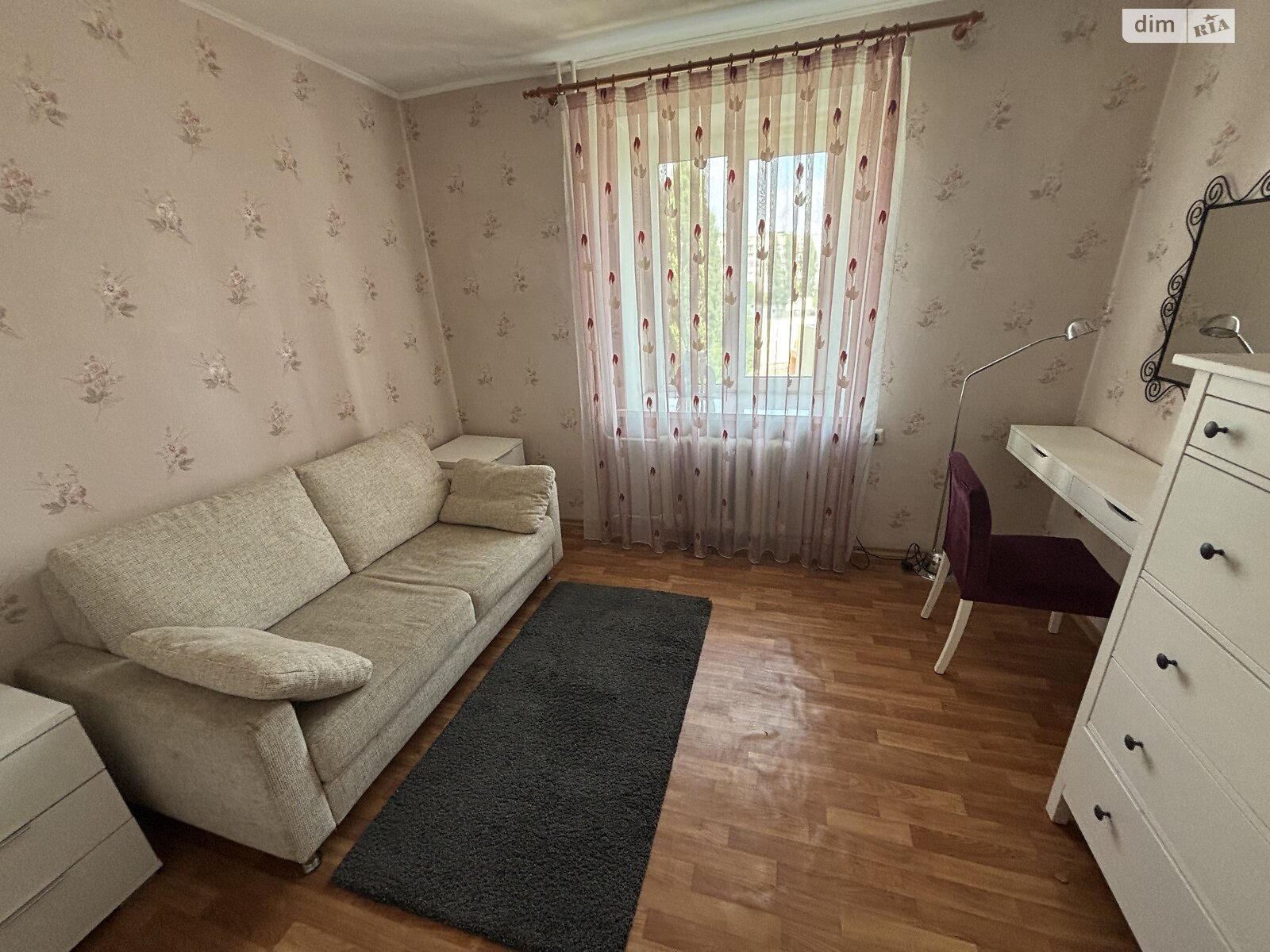 трехкомнатная квартира в Киеве, район Корчеватое, на ул. Новопироговская 21 в аренду на долгий срок помесячно фото 1 трехкомнатная квартира в Киеве, район Корчеватое, на ул. Новопироговская 21 в аренду на долгий срок помесячно фото 1