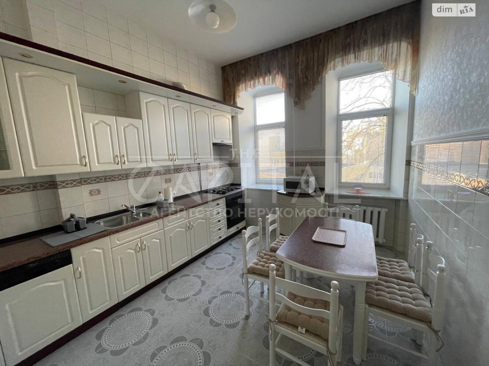 чотирикімнатна квартира в Києві, район Шевченківський, на вул. Івана Драча 6 в довготривалу оренду помісячно фото 1 чотирикімнатна квартира в Києві, район Шевченківський, на вул. Івана Драча 6 в довготривалу оренду помісячно фото 1