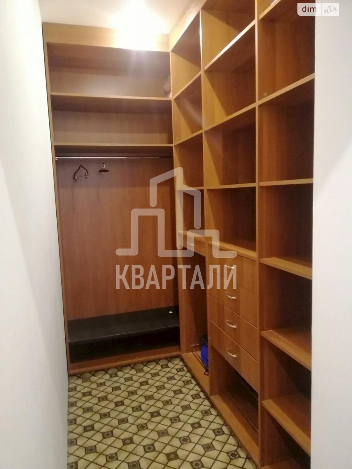 чотирикімнатна квартира в Києві, район Кудрявець, на вул. Обсерваторна 7 в довготривалу оренду помісячно фото 1