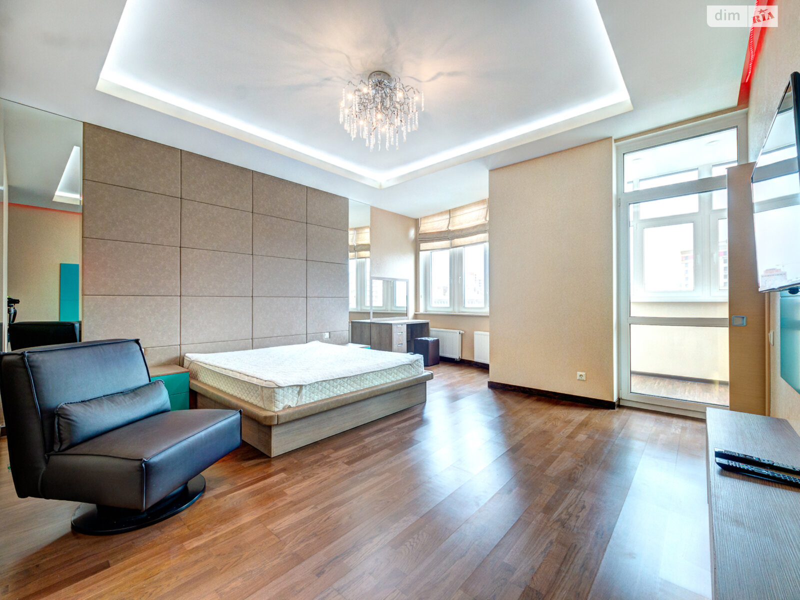 трехкомнатная квартира в Киеве, район Кудрявец, на ул. Сечевых Стрельцов 70А в аренду на долгий срок помесячно фото 1 трехкомнатная квартира в Киеве, район Кудрявец, на ул. Сечевых Стрельцов 70А в аренду на долгий срок помесячно фото 1