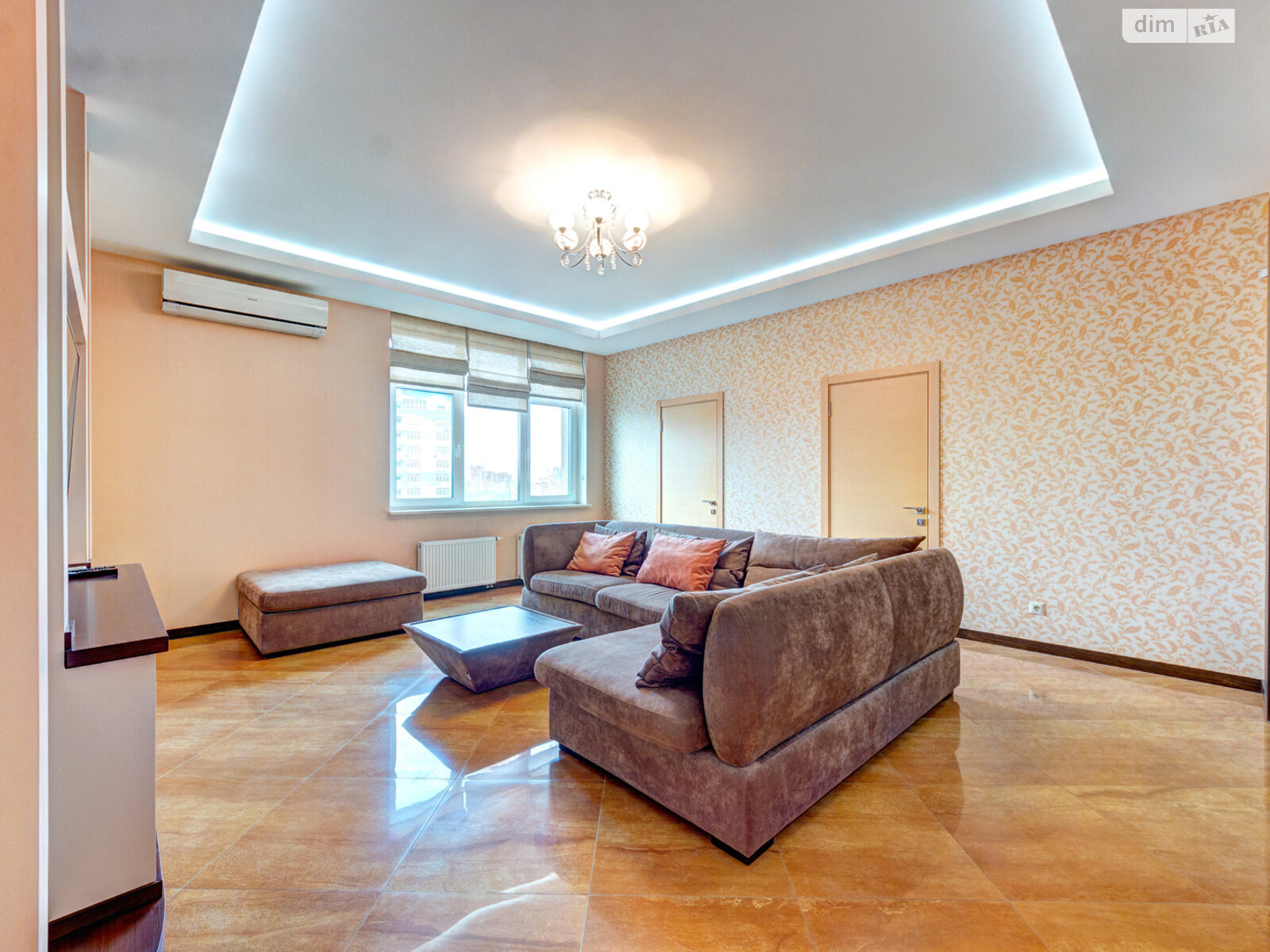трехкомнатная квартира в Киеве, район Кудрявец, на ул. Сечевых Стрельцов 70А в аренду на долгий срок помесячно фото 1 трехкомнатная квартира в Киеве, район Кудрявец, на ул. Сечевых Стрельцов 70А в аренду на долгий срок помесячно фото 1