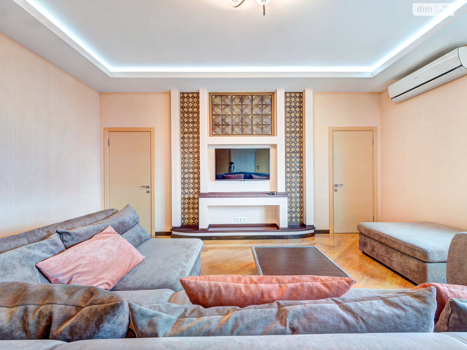 трехкомнатная квартира в Киеве, район Кудрявец, на ул. Сечевых Стрельцов 70А в аренду на долгий срок помесячно фото 1 трехкомнатная квартира в Киеве, район Кудрявец, на ул. Сечевых Стрельцов 70А в аренду на долгий срок помесячно фото 1