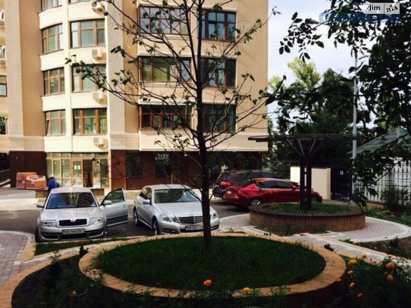 трехкомнатная квартира в Киеве, район Кудрявец, на ул. Сечевых Стрельцов 70А в аренду на долгий срок помесячно фото 1 трехкомнатная квартира в Киеве, район Кудрявец, на ул. Сечевых Стрельцов 70А в аренду на долгий срок помесячно фото 1