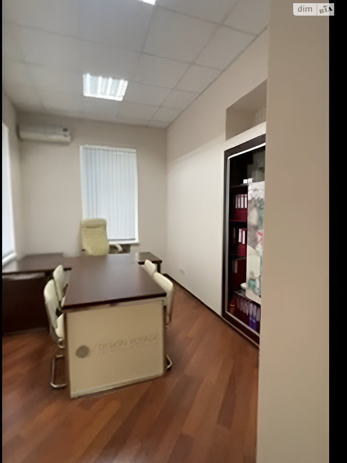 чотирикімнатна квартира в Києві, на вул. Леонтовича 29/2 в довготривалу оренду помісячно фото 1 чотирикімнатна квартира в Києві, на вул. Леонтовича 29/2 в довготривалу оренду помісячно фото 1