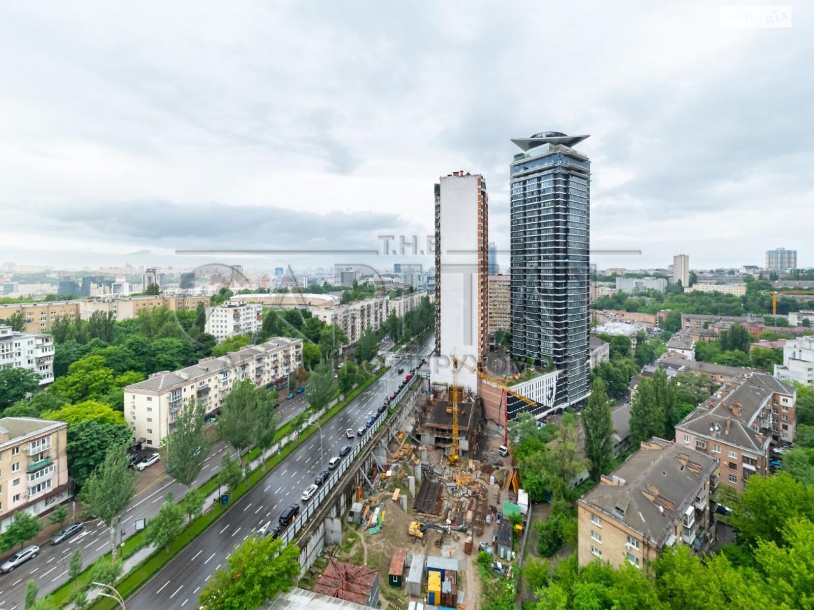 чотирикімнатна квартира в Києві, район Печерський, на бул. Лесі Українки 7Б в довготривалу оренду помісячно фото 1 чотирикімнатна квартира в Києві, район Печерський, на бул. Лесі Українки 7Б в довготривалу оренду помісячно фото 1