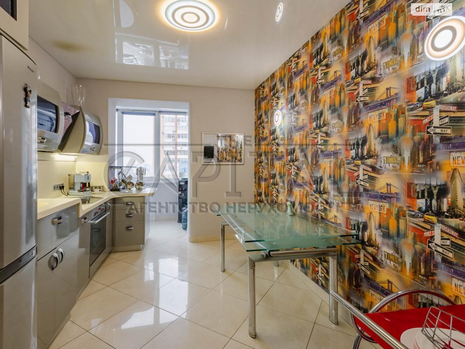 четырехкомнатная квартира в Киеве, район Печерский, на бул. Леси Украинки 21А в аренду на долгий срок помесячно фото 1