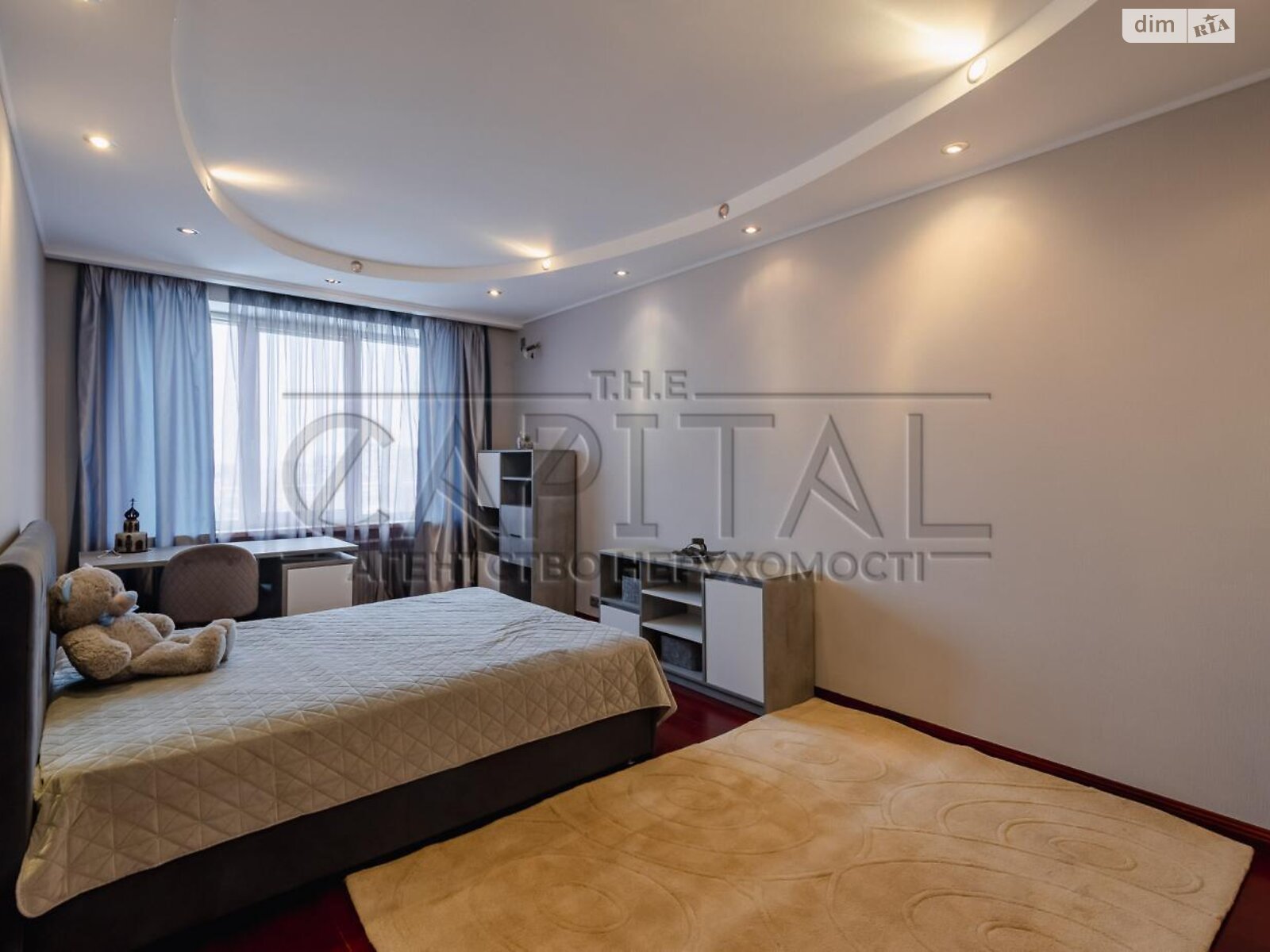 четырехкомнатная квартира в Киеве, район Печерский, на бул. Леси Украинки 21А в аренду на долгий срок помесячно фото 1