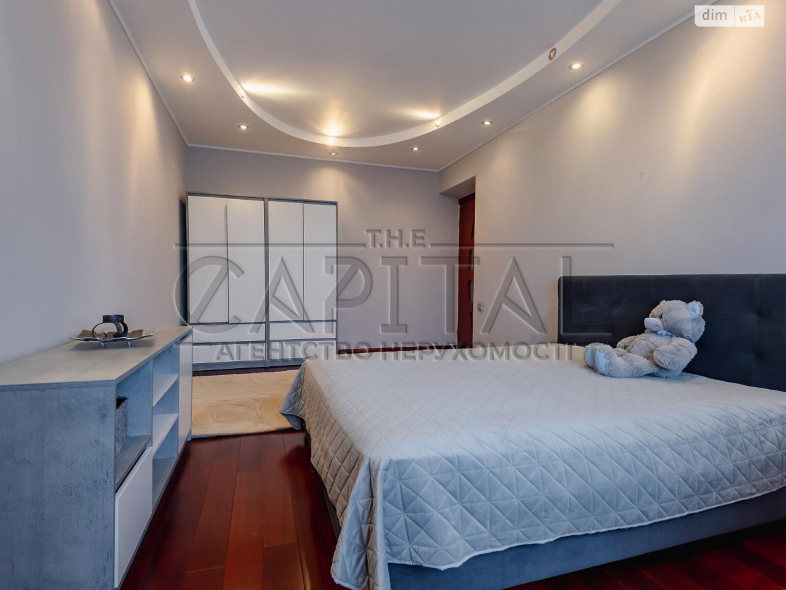 четырехкомнатная квартира в Киеве, район Печерский, на бул. Леси Украинки 21А в аренду на долгий срок помесячно фото 1