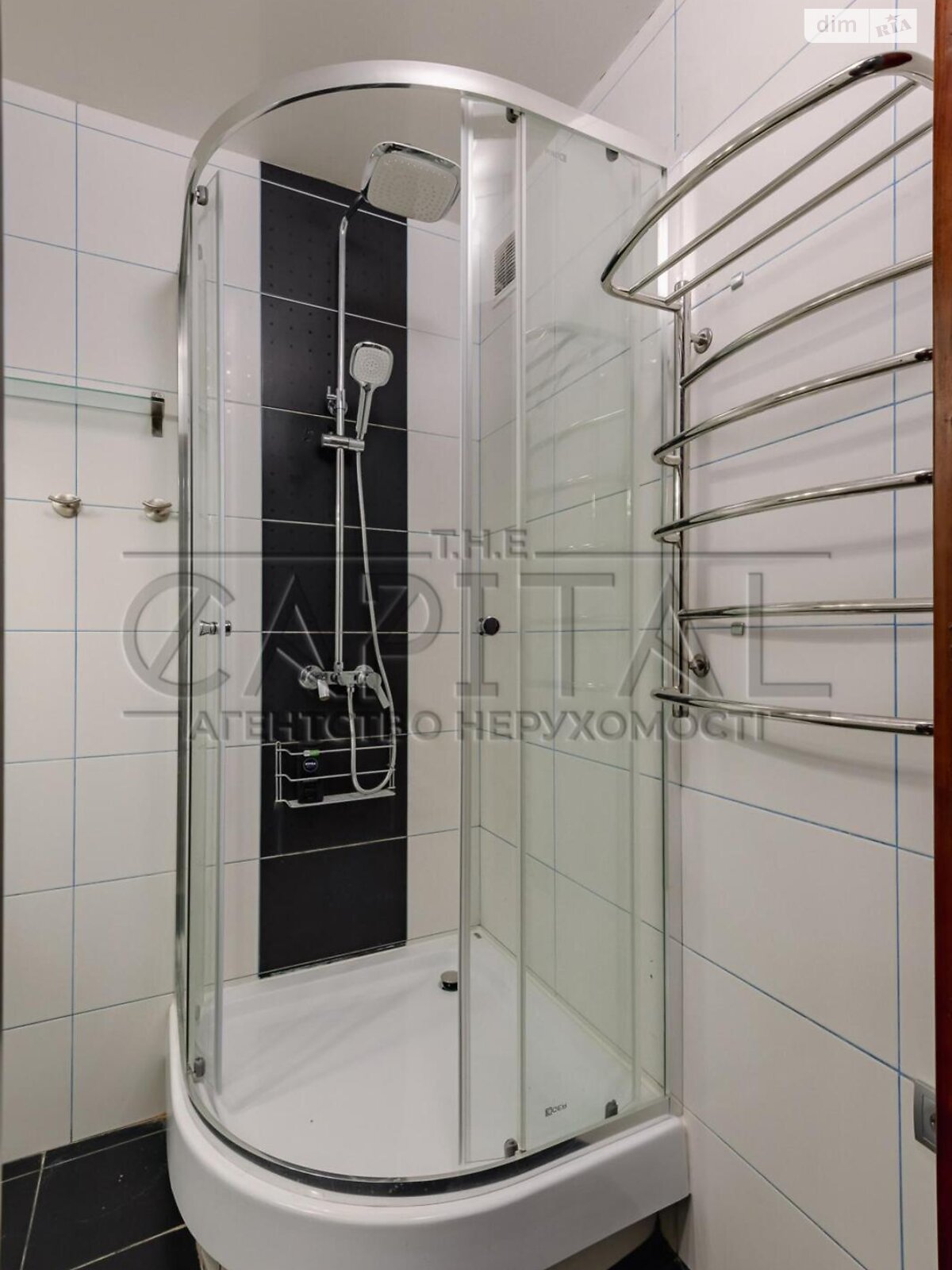 четырехкомнатная квартира в Киеве, район Печерский, на бул. Леси Украинки 21А в аренду на долгий срок помесячно фото 1