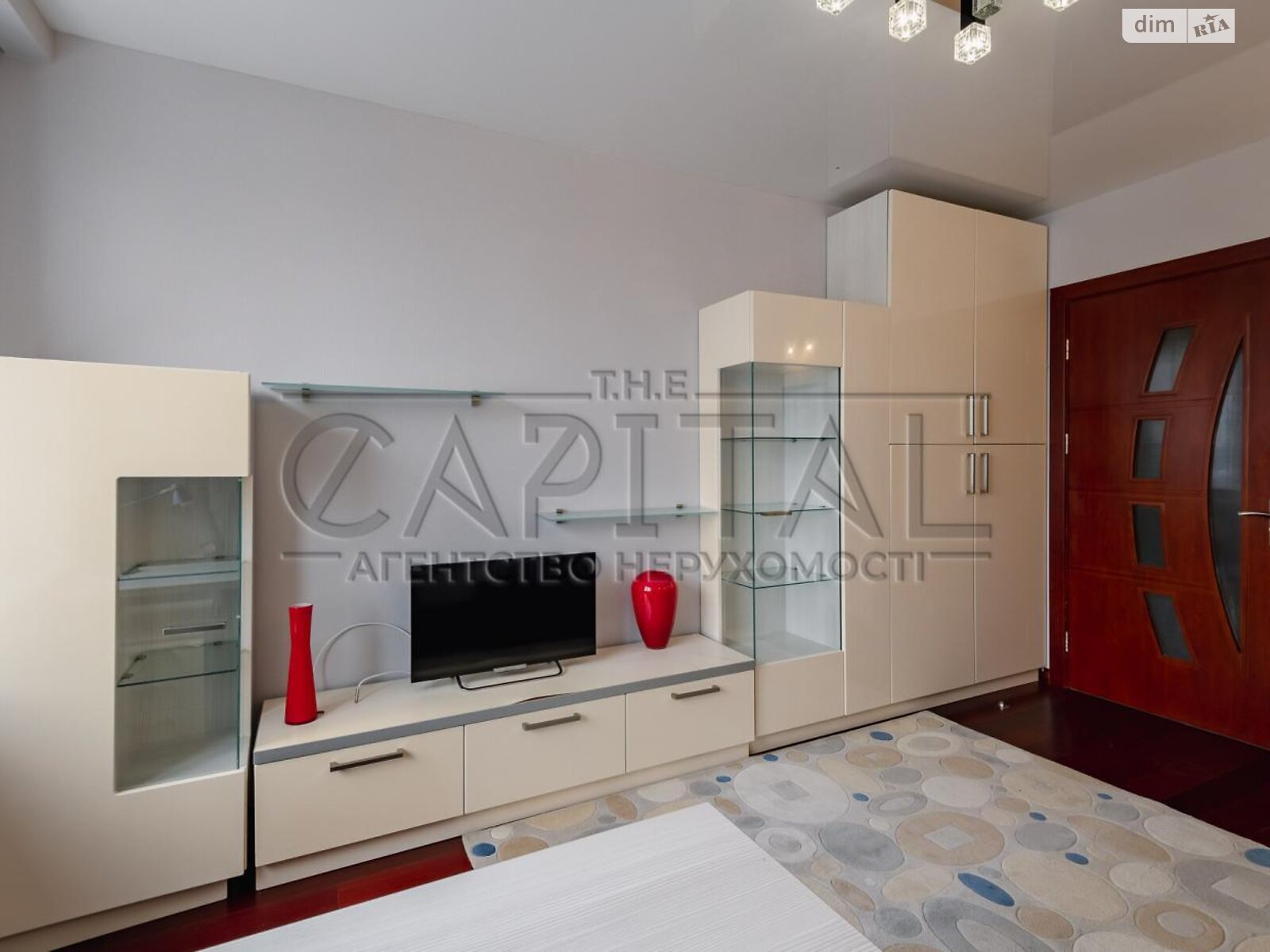 четырехкомнатная квартира в Киеве, район Печерский, на бул. Леси Украинки 21А в аренду на долгий срок помесячно фото 1