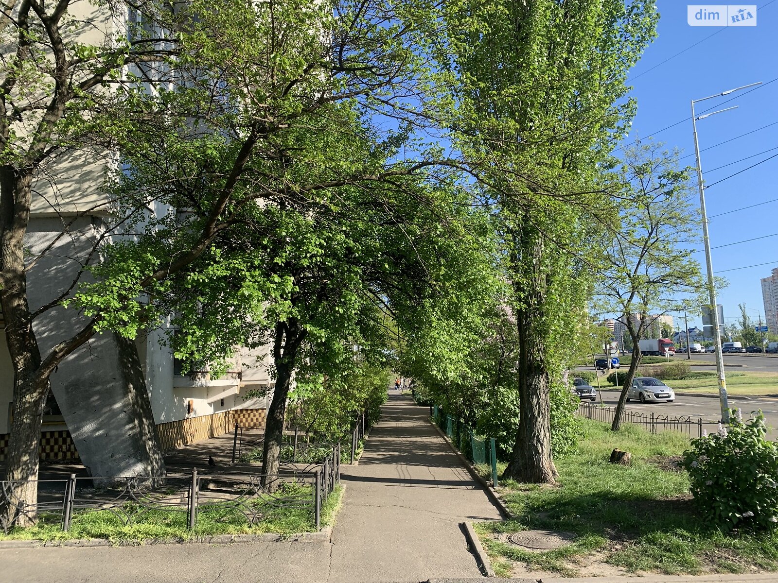 двухкомнатная квартира в Киеве, район Лесной Массив, на ул. Братиславская 2 в аренду на долгий срок помесячно фото 1 двухкомнатная квартира в Киеве, район Лесной Массив, на ул. Братиславская 2 в аренду на долгий срок помесячно фото 1