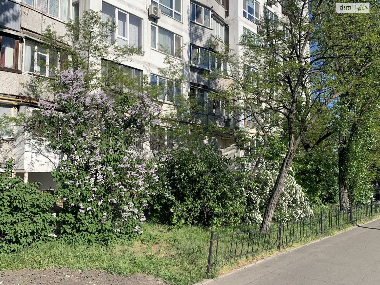 двухкомнатная квартира в Киеве, район Лесной Массив, на ул. Братиславская 2 в аренду на долгий срок помесячно фото 1 двухкомнатная квартира в Киеве, район Лесной Массив, на ул. Братиславская 2 в аренду на долгий срок помесячно фото 1