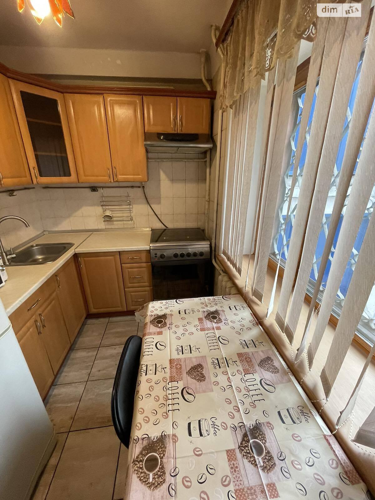 трехкомнатная квартира в Киеве, район Лесной Массив, на ул. Братиславская 14 в аренду на долгий срок помесячно фото 1