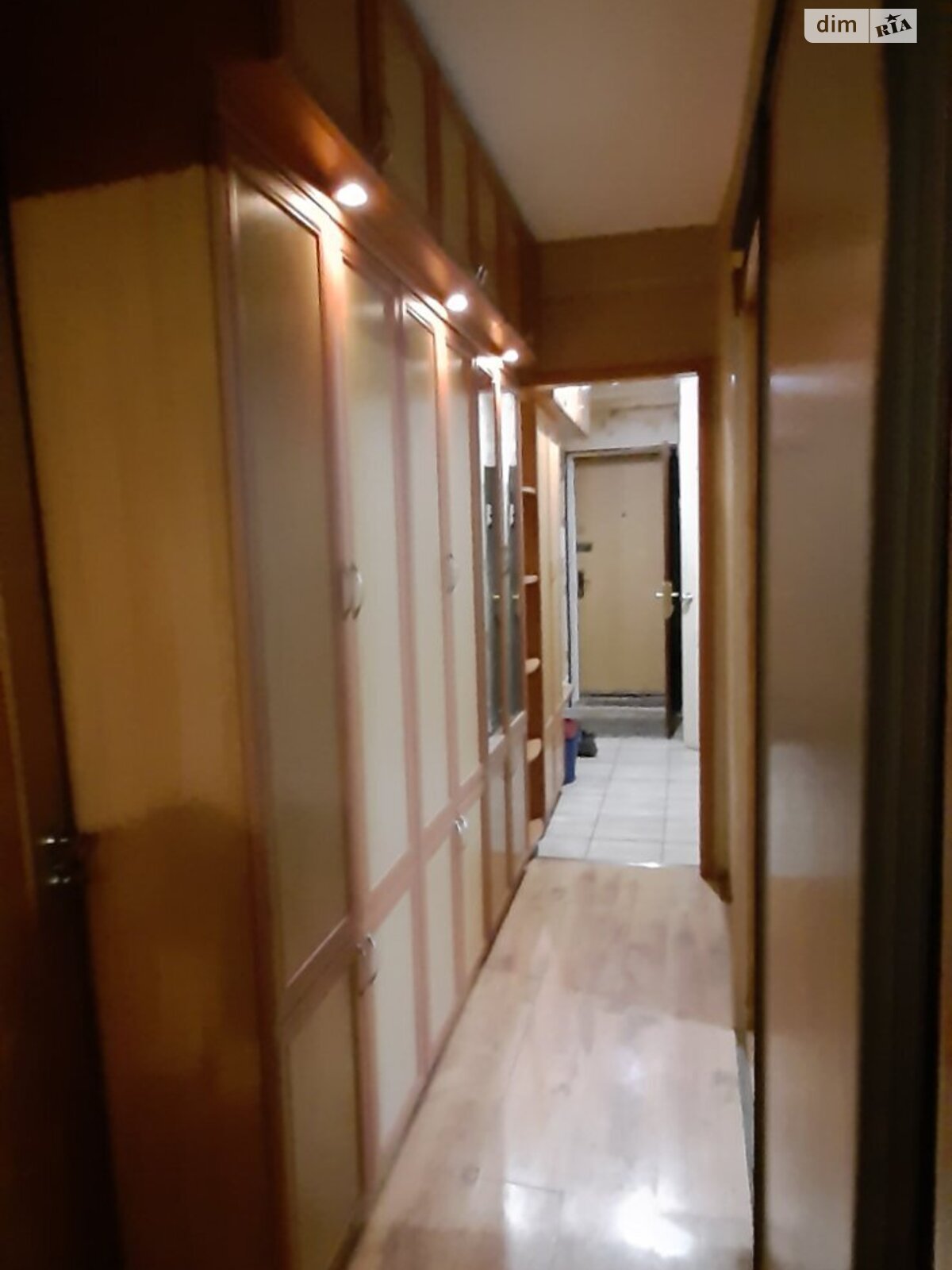 трехкомнатная квартира в Киеве, район Лесной Массив, на ул. Братиславская 14 в аренду на долгий срок помесячно фото 1