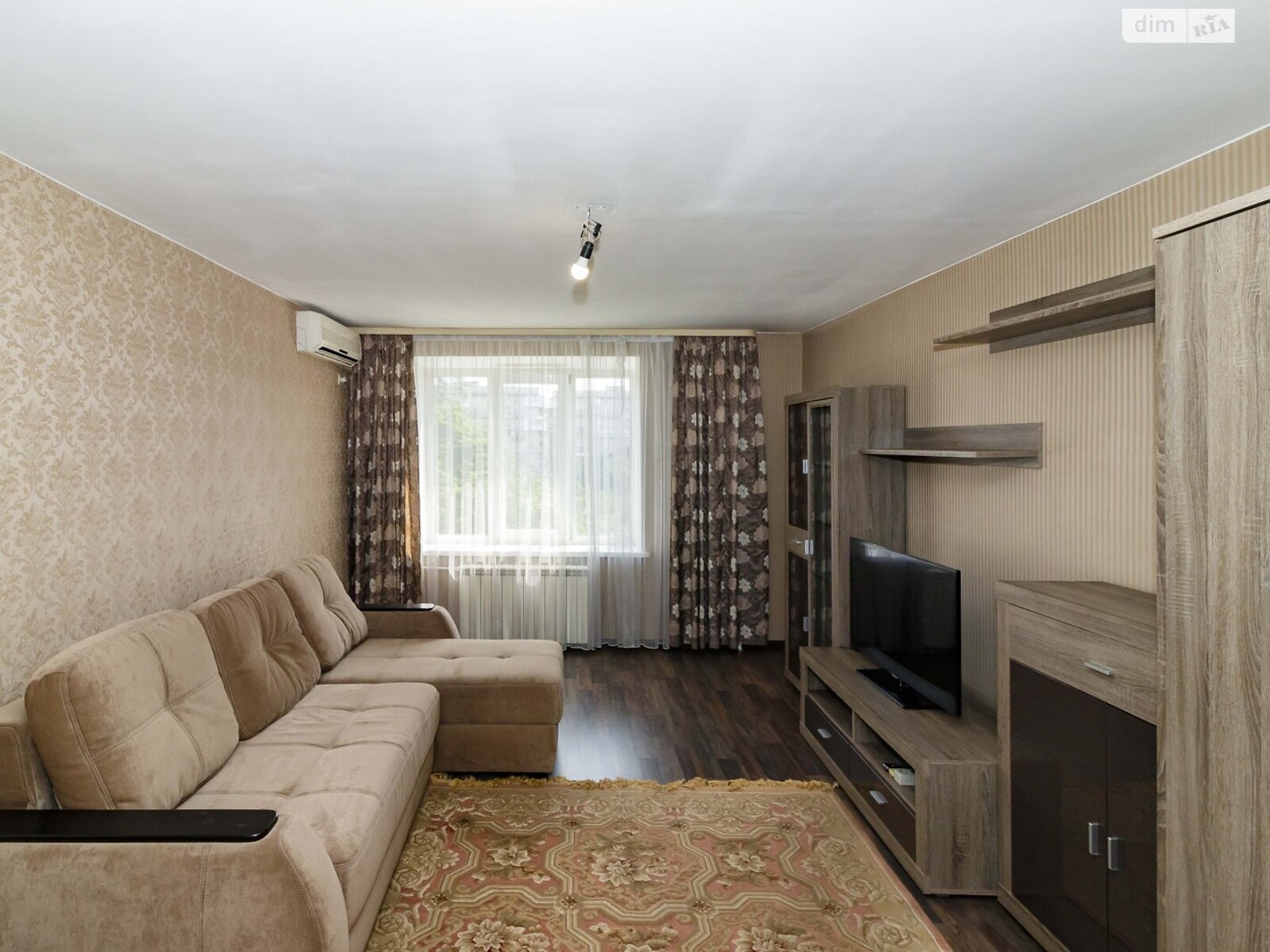 однокімнатна квартира в Києві, район Лісовий Масив, на вул. Братиславська 7А в довготривалу оренду помісячно фото 1