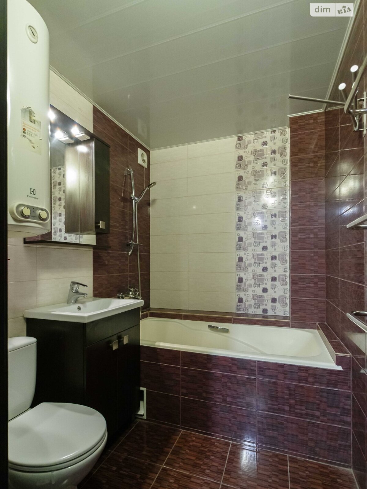 однокімнатна квартира в Києві, район Лісовий Масив, на вул. Братиславська 7А в довготривалу оренду помісячно фото 1