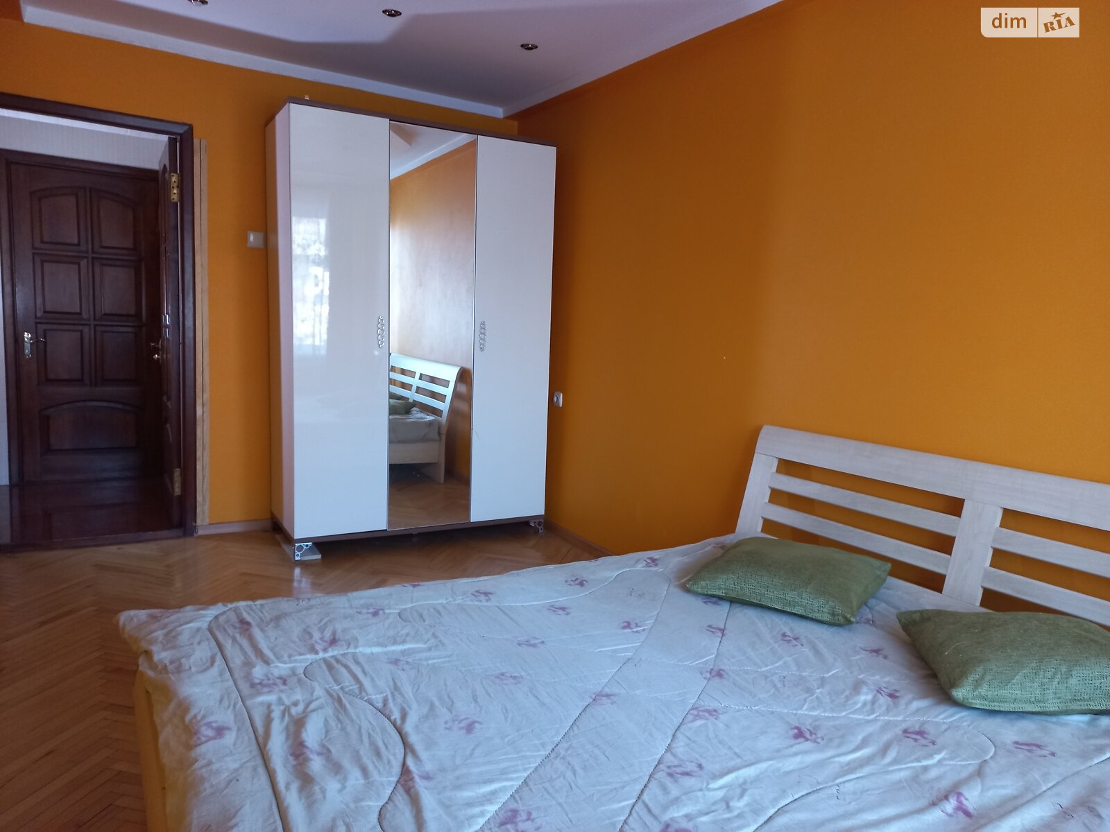 трехкомнатная квартира с ремонтом в Киеве, район Лесной Массив, на ул. Братиславская 34 в аренду на долгий срок помесячно фото 1